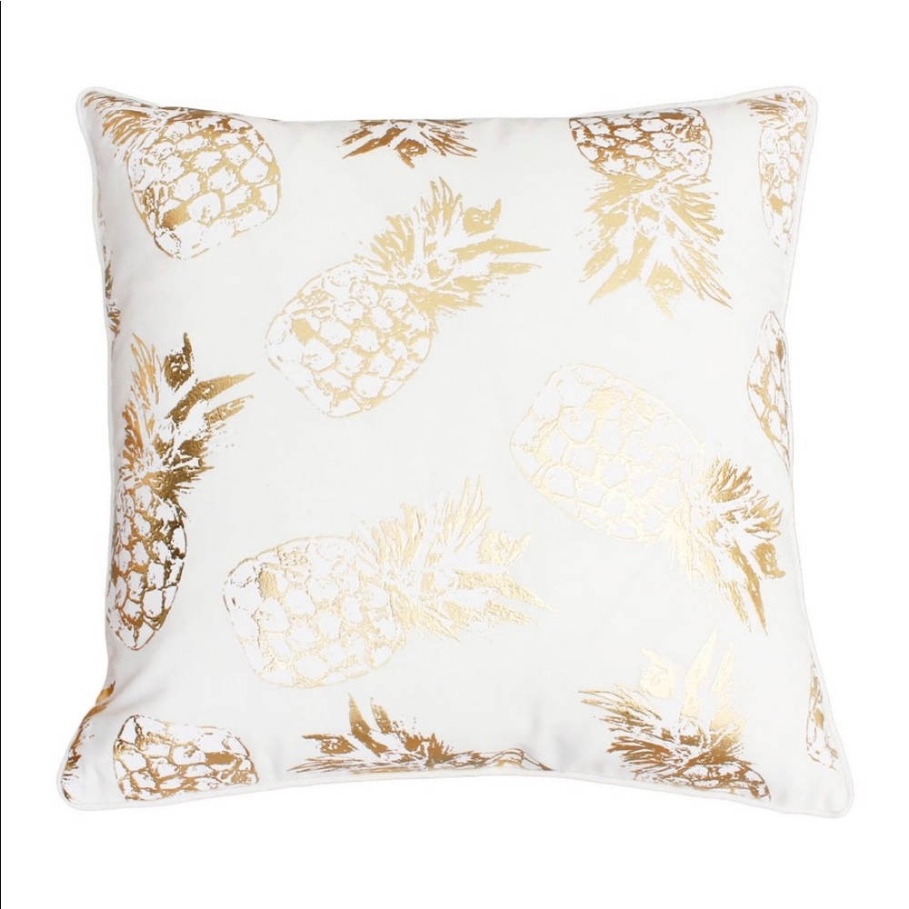 Thro’ 20 Saugus Egret Cream & Gold Pillows